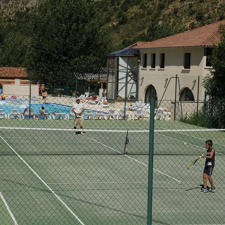 Camping Les Prades Parque de Campismo Mostuéjouls